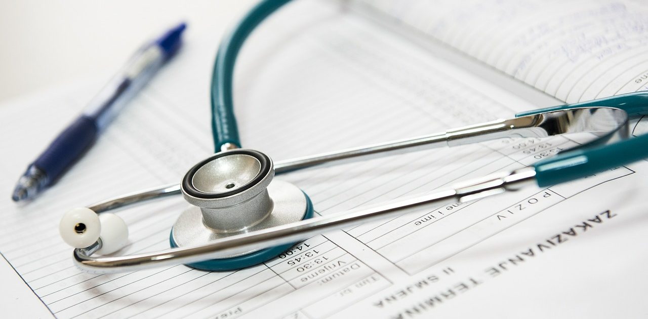 Bei erektiler Dysfunktion sollten Männer immer erst eine medizinische Behandlung in Betracht ziehen – oder natürliche Nahrungsergänzungsmittel.